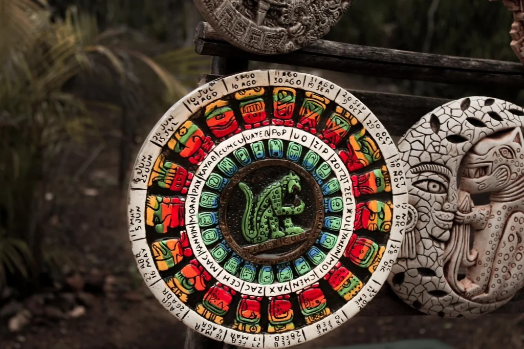 Calendario azteca tallado en piedra.